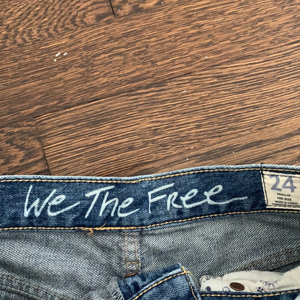 Free people ripped Jean shorts - Picture 5 of 5